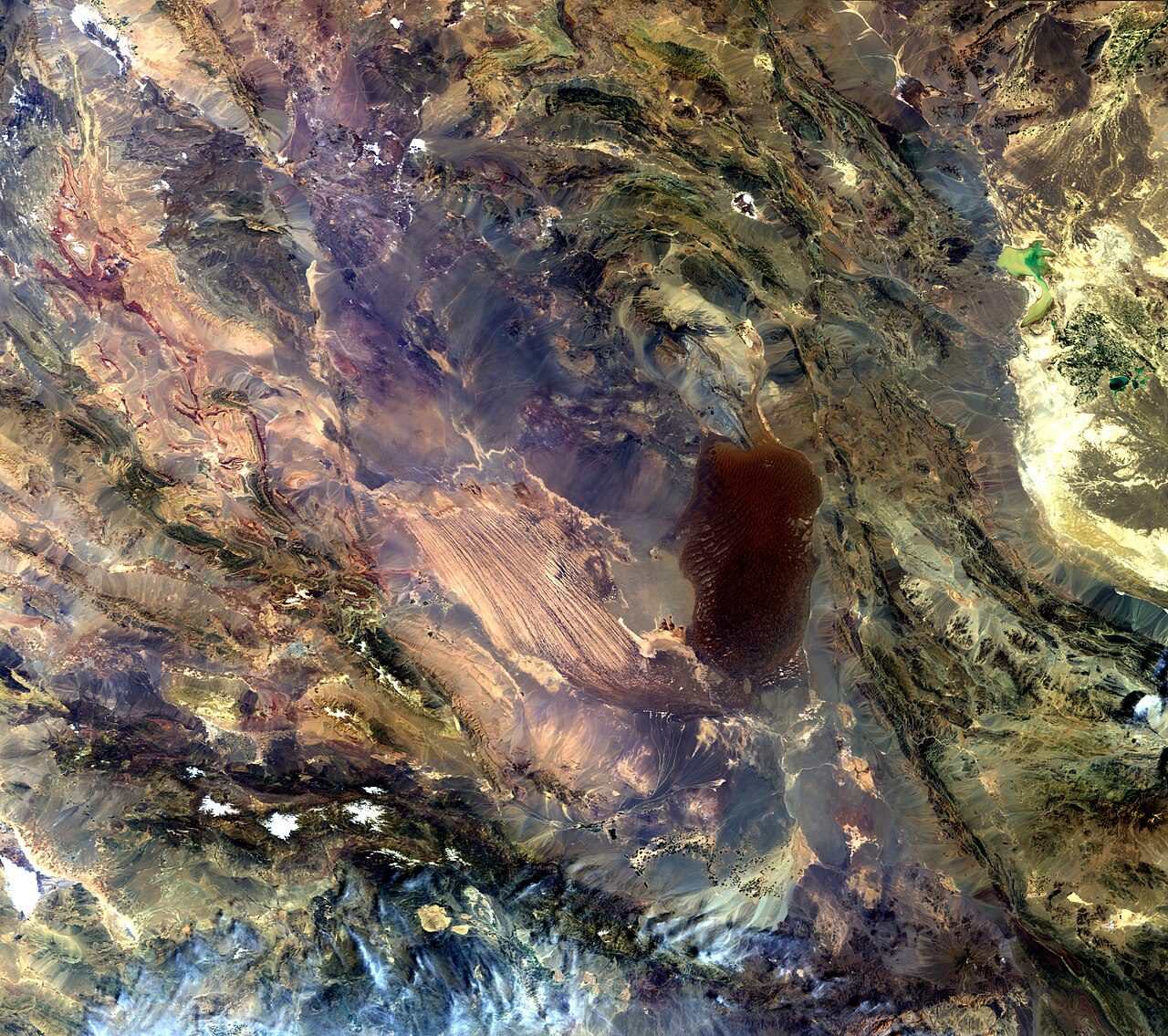 File:Dasht-e Lut salt desert Iran.jpg