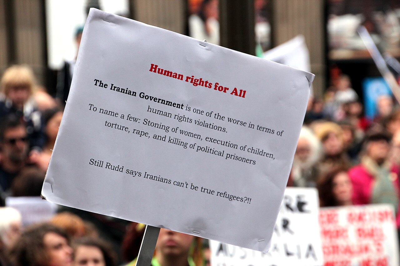 File:Human rights and Iran - Refugee Action protest 27 July 2013 Melbourne (9374727701).jpg