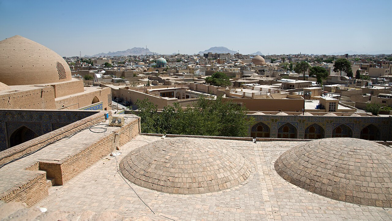 File:Irnt173-Isfahan-w drodze na szczyt minaretu.jpg
